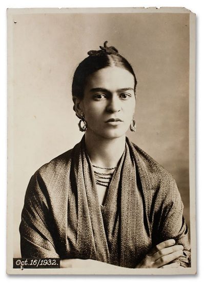 Fotografia Fridy Kahlo; Źródło Artisphere