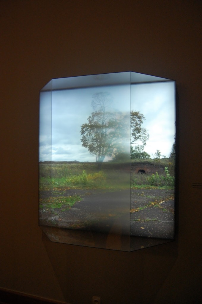 Projekt lightbox’ów Nicholasa Grosspierre’a przedstawiające fotografie rodzinnego miasta malarza, Dźwińska, fot. Paulina Barysz