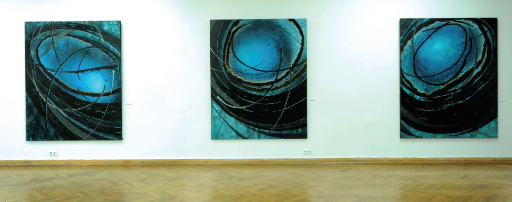Suehisa Toshiko, cykl Niebieska bibuła, 2012, technika olejna na płótnie, 3 x 221 x 182 cm