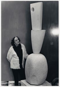 Barbara Hepworth, ok. 1967